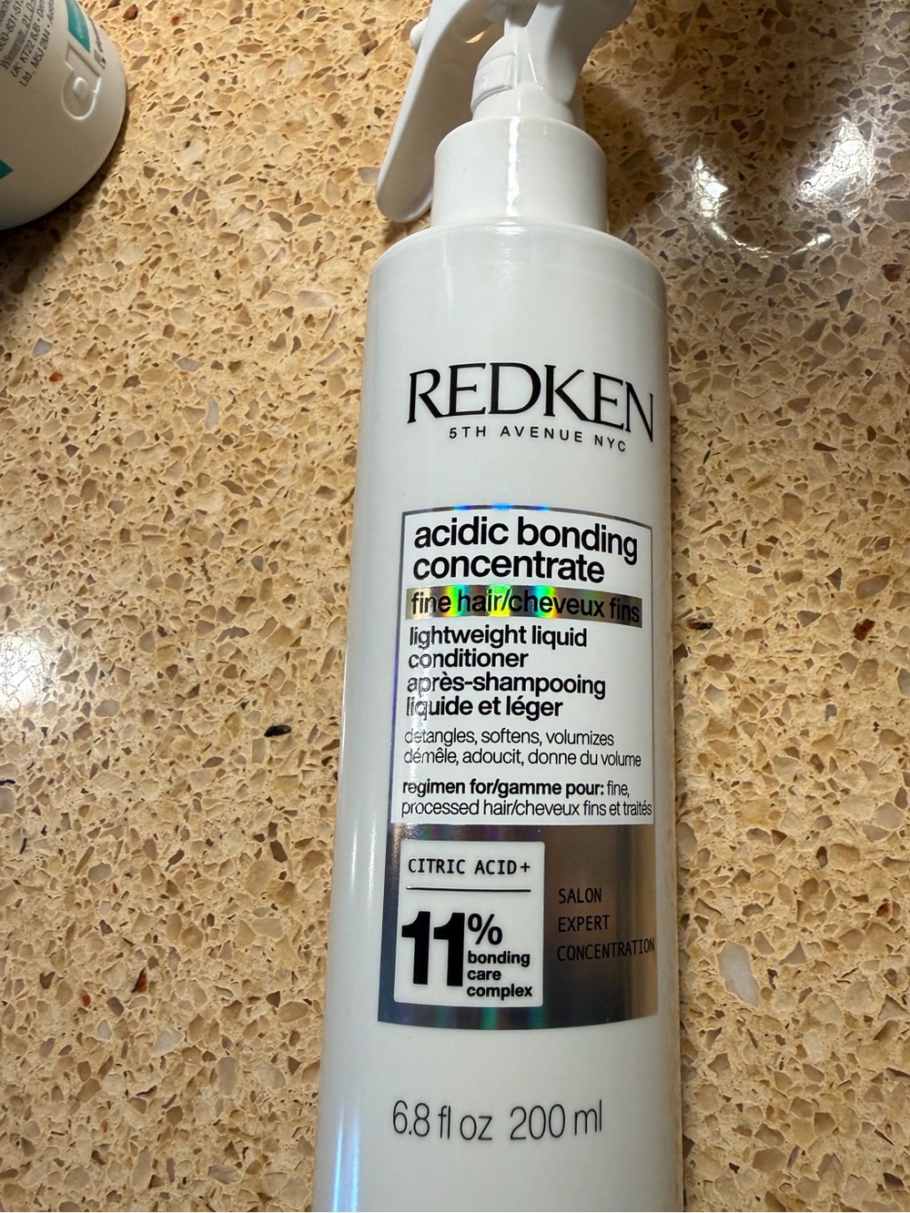 Redken White Acidic Bonding Concentrate Lightweight Conditioner Spray